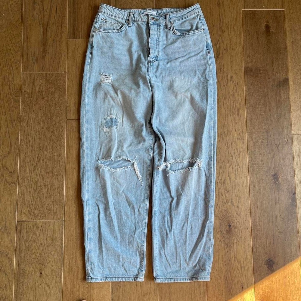 Forever 21 Light Wash Distressed Mom Jeans High Waisted Straight Leg Denim Blue